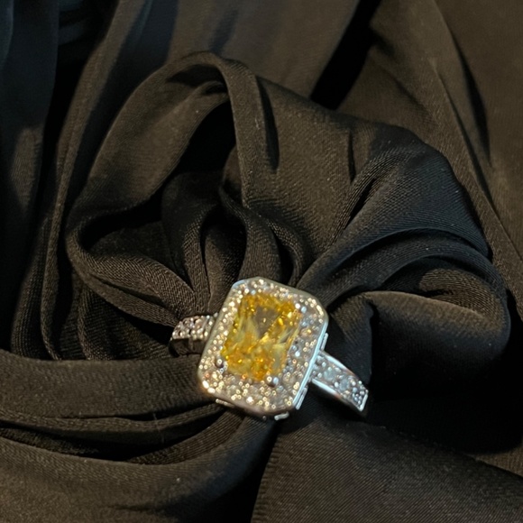 ENGAGEMENT RINGS WEDDING RINGS VALENTINES - Picture 5 of 9